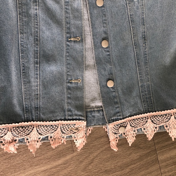 Lace & tassel detail denim jacket 💙 - Picture 4 of 6